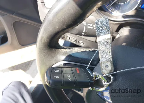 2019 Chrysler 300 Touring из США, поврежденный, VIN 2C3CCAAGXKH641018